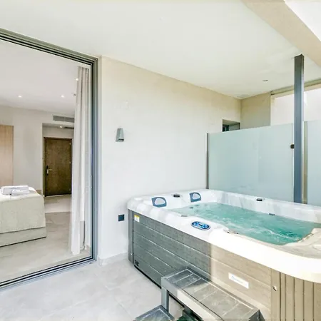 Hidden Cove Corfu מלון 4*