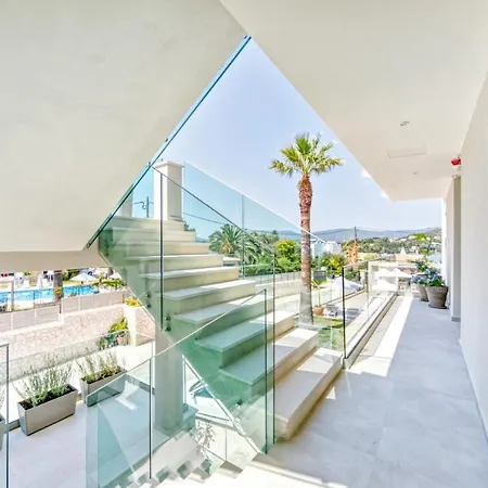 Hidden Cove Corfu מלון 4*