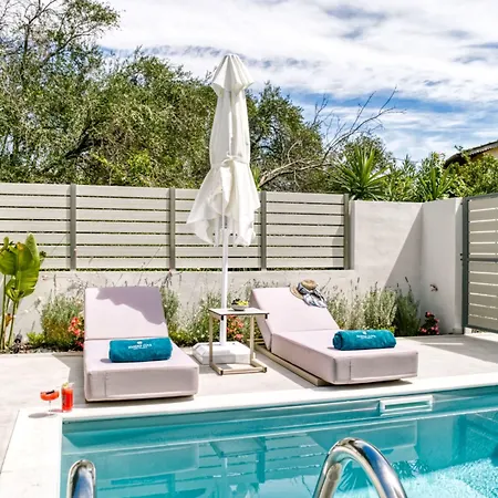 Hidden Cove Corfu 4* קונטואקלי