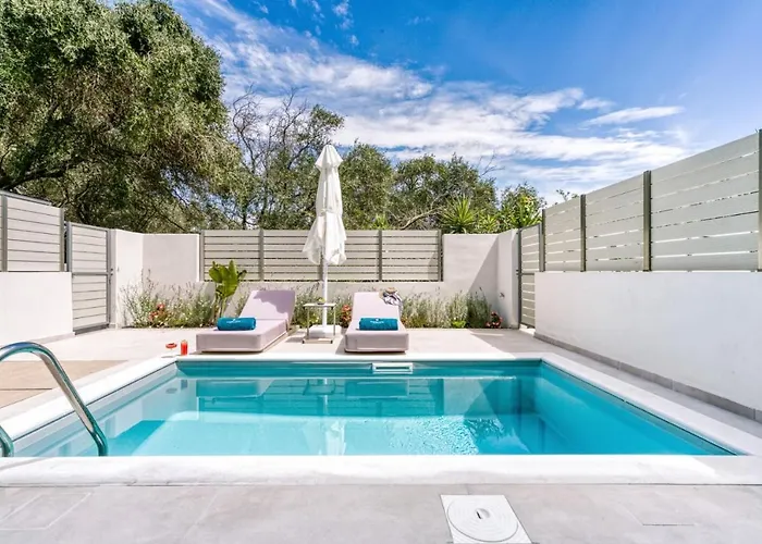 Hidden Cove Corfu Kondókali