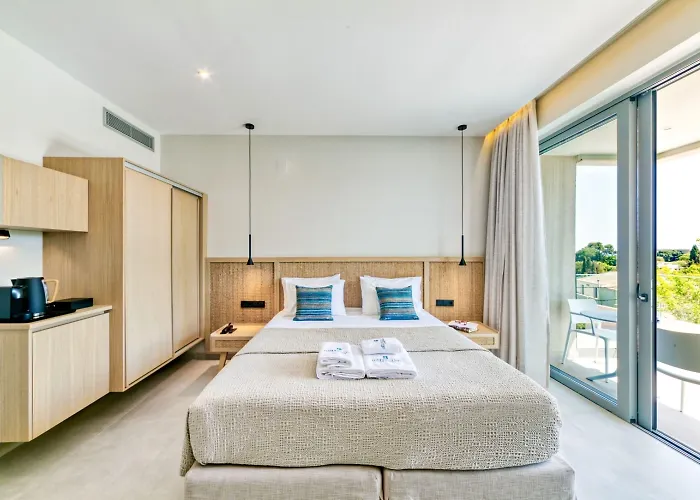 Szálloda Hidden Cove Corfu 4*